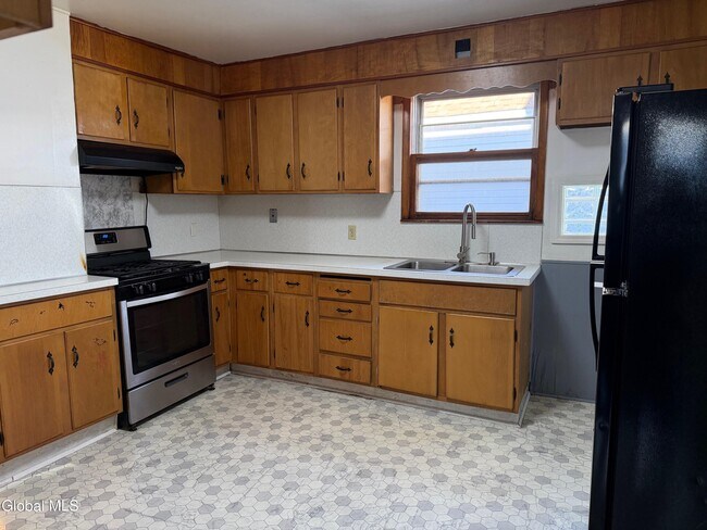 Foto del edificio - 830 Hampton Ave