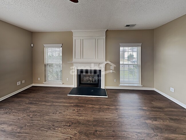 Building Photo - 5500 Wedgegate Drive