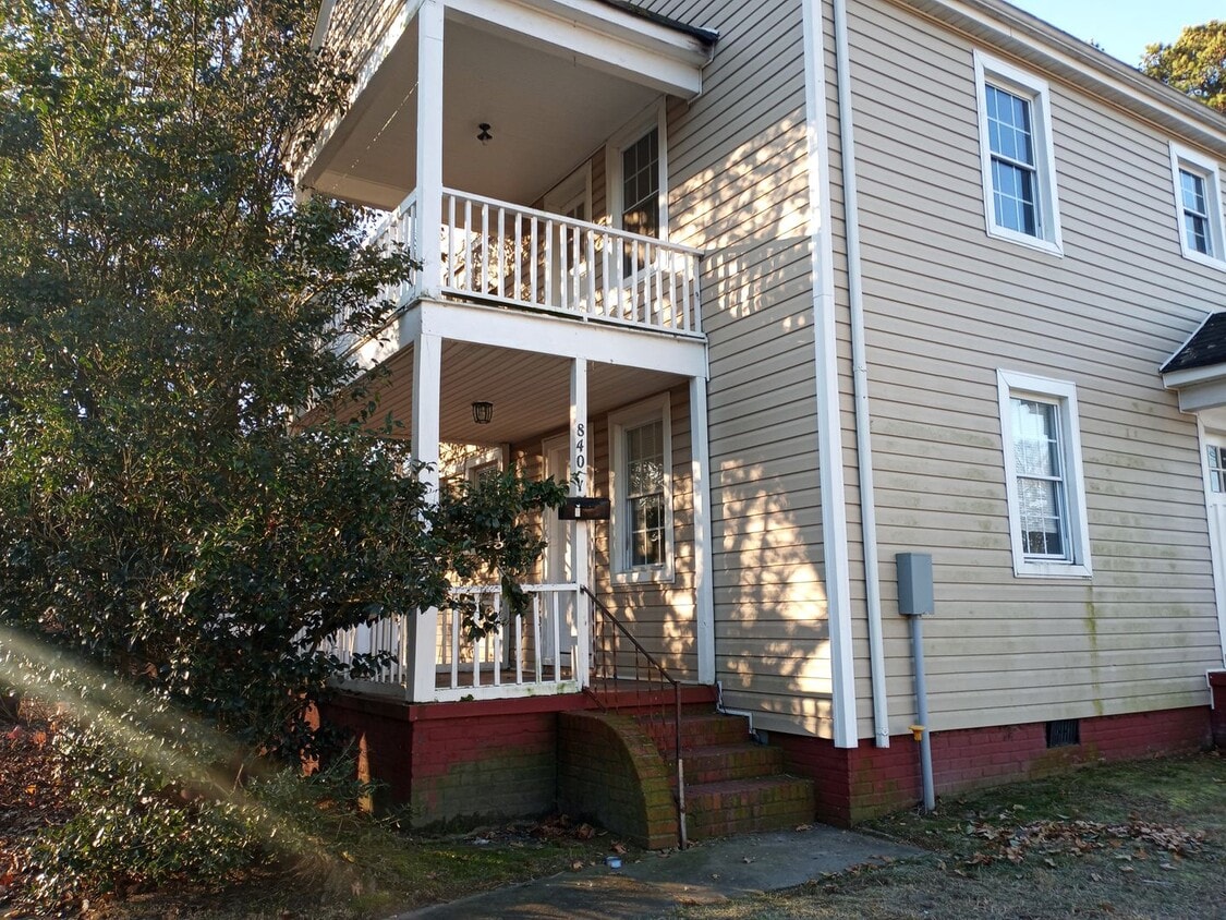 840 Orville Ave Unit 1, Chesapeake, VA 23324 Room for Rent in