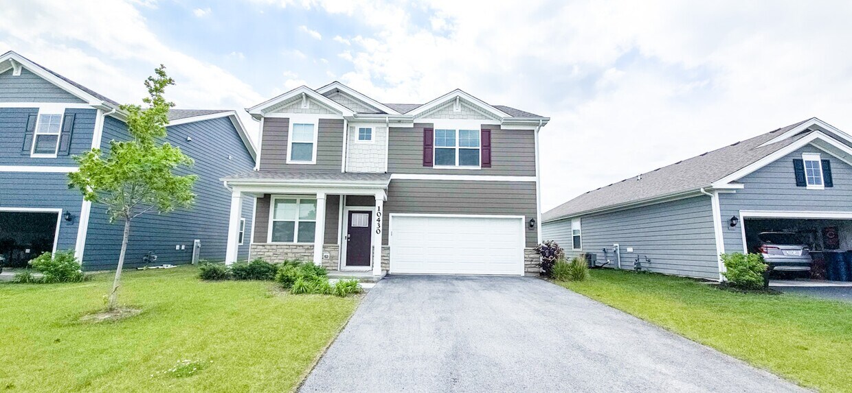 Foto principal - 10430 Morse Pl