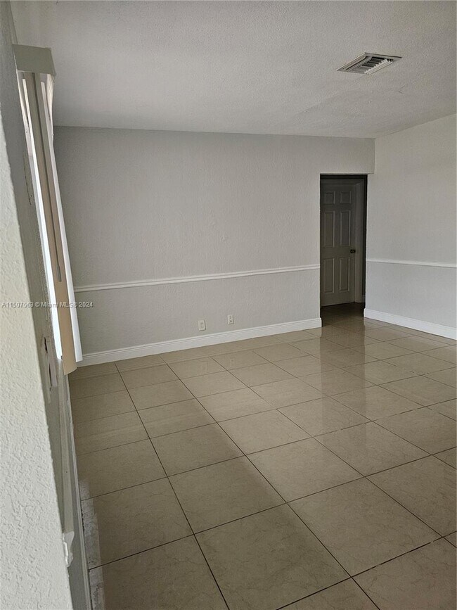 Foto del edificio - 5853 McKinley St