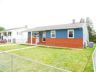 Building Photo - 897 Laurie Ln