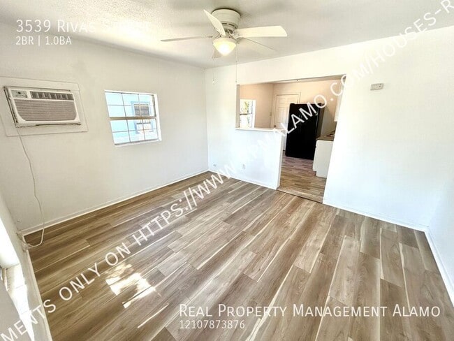 Foto del edificio - 3539 Rivas St
