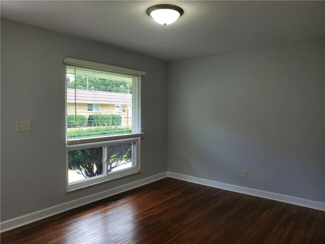 Foto del edificio - 296 N Mill St