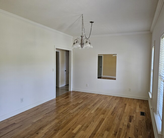 Dining Room - 111 Vintage Vale Rd
