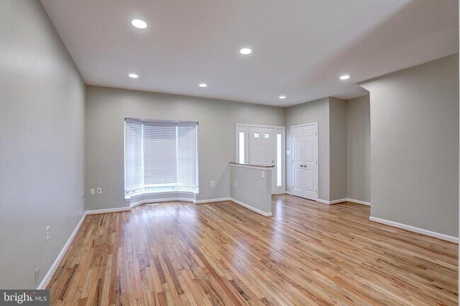 Building Photo - 515 Breckinridge Square SE