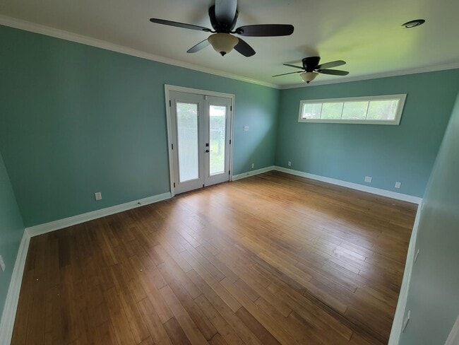 Building Photo - 214 Corinth Dr