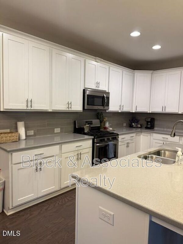 Foto del edificio - 8912 Tara Hill Ln