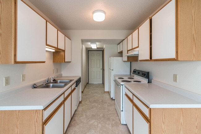 Building Photo - Kestrel Park Townhomes