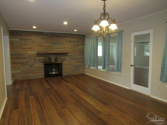 Building Photo - 4 Teakwood Cir