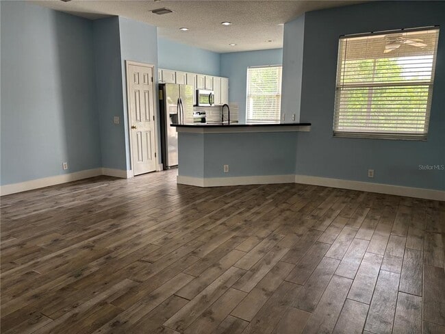 Building Photo - 624 Black Lion Dr NE