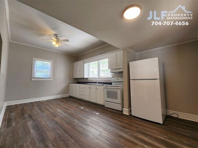 Foto del edificio - Cute 2 Bed/1 Bath Ranch in Downtown Kannapolis!