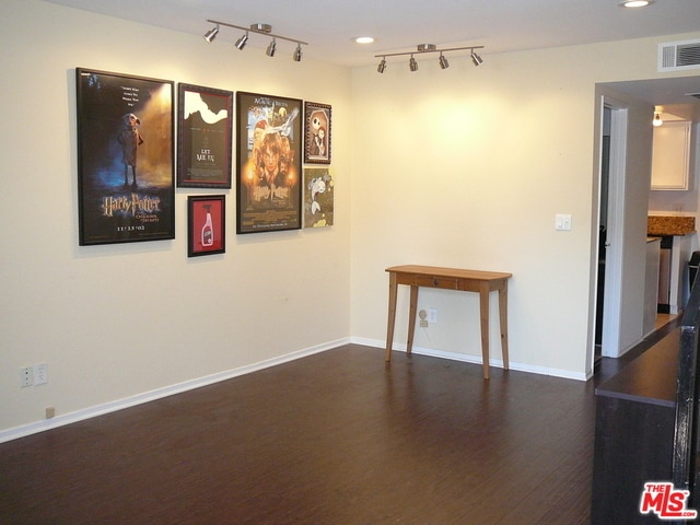 Building Photo - 558 Evergreen St