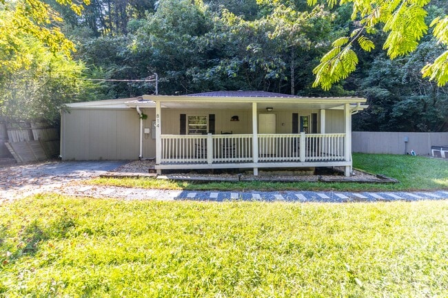 Building Photo - 814 Gnatty Branch Rd
