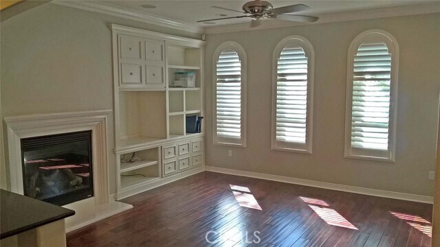 Building Photo - 80 Spanish Lace