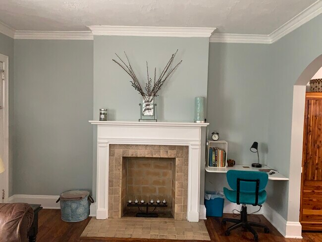 Chimenea sellada - 1409 Winburn Dr