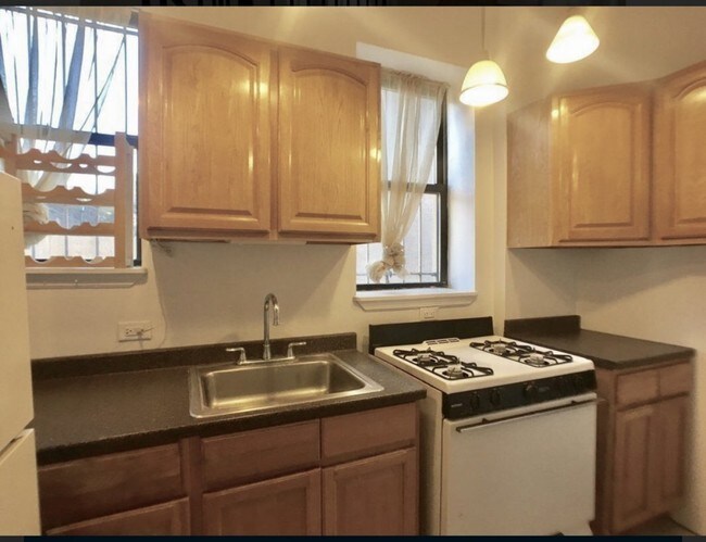 Building Photo - 119 Clinton Ave