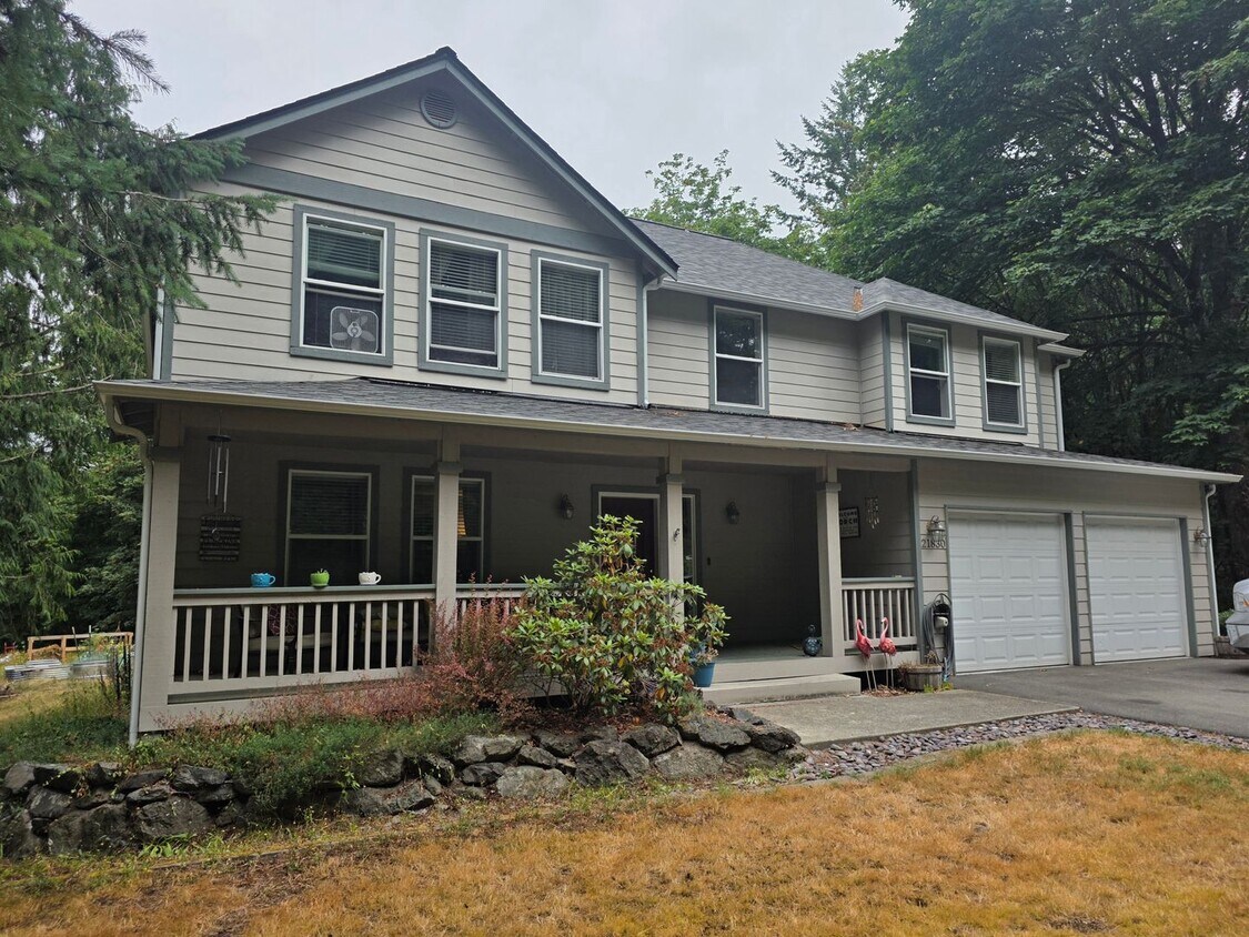 Primary Photo - 3 Bedroom Craftsman Style Home in Convenie...