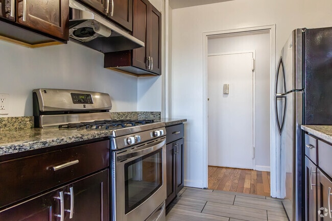 1 habitación, 1 baño, 1000 pies cuadrados, cocina - 243 South Harrison Street