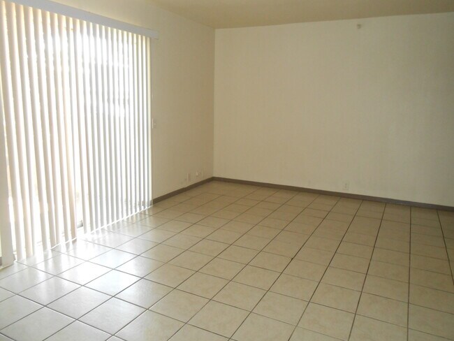 Foto del edificio - Highly Desirable South Irving Townhome!