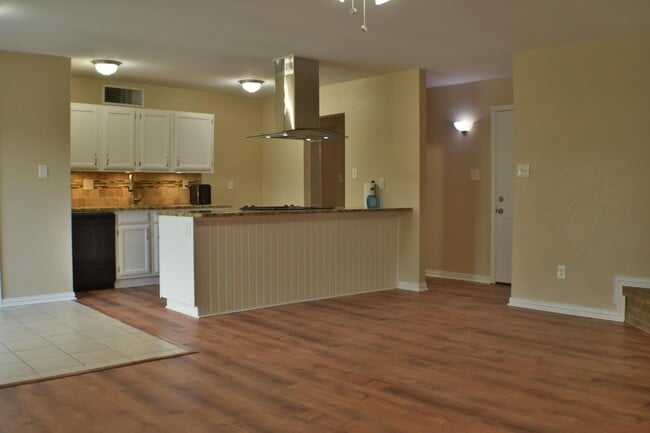 Sala de estar - 5556 Ragan Dr