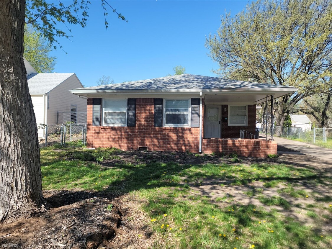 653 S Beverly St, Wichita, KS 67218 Townhome Rentals in Wichita KS