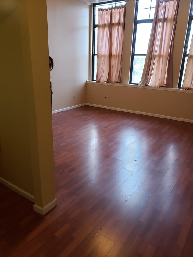 Foto principal - 434 Lawrence St