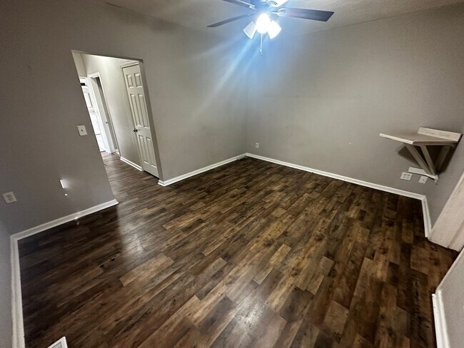 Foto del edificio - 708 Powell St