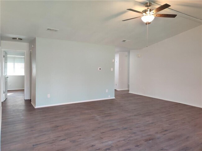 Foto del edificio - 3702 Hobbs Cove