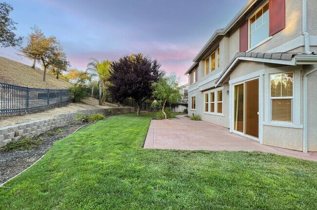 Building Photo - Wonderful rental 4-bedroom opportunity in ...