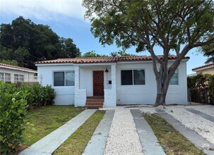 Building Photo - 3364 SW 28th St