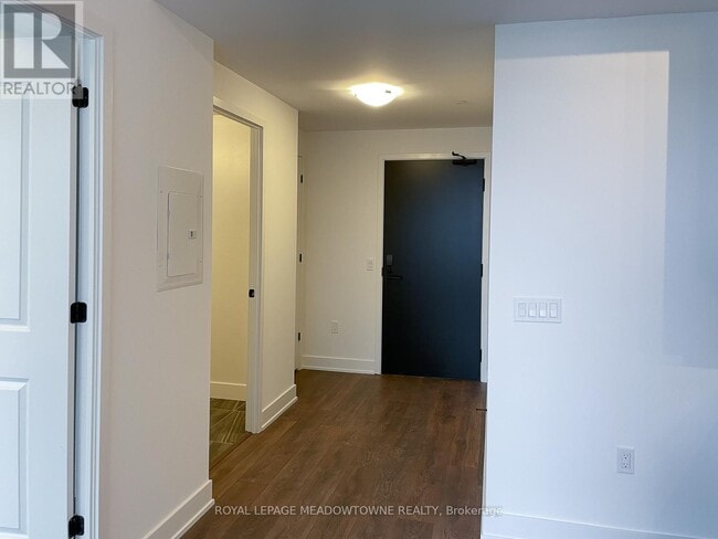 Photo du bâtiment - 2343 Khalsa Gate