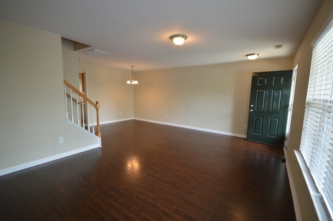 Foto del edificio - 8026 River Watch Ln