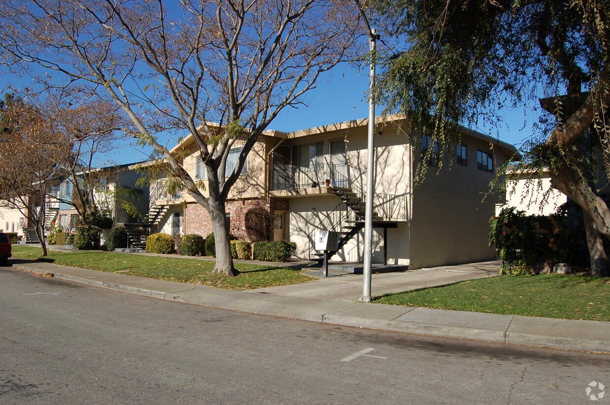 tomado del 12/062 Sue Pisciotta - 2355 Sutter Ave