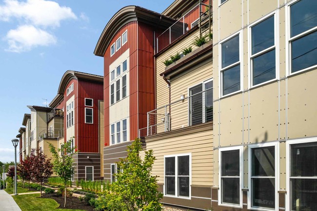 Building Photo - Riverpark Lofts