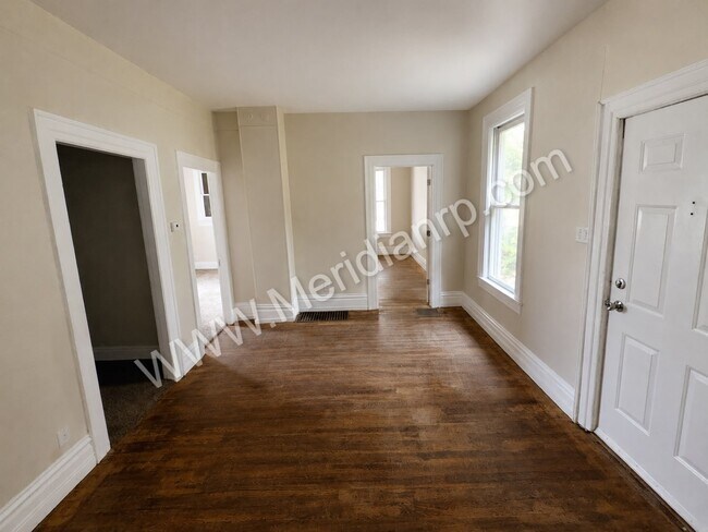 Foto del edificio - 1323 Grant Ave