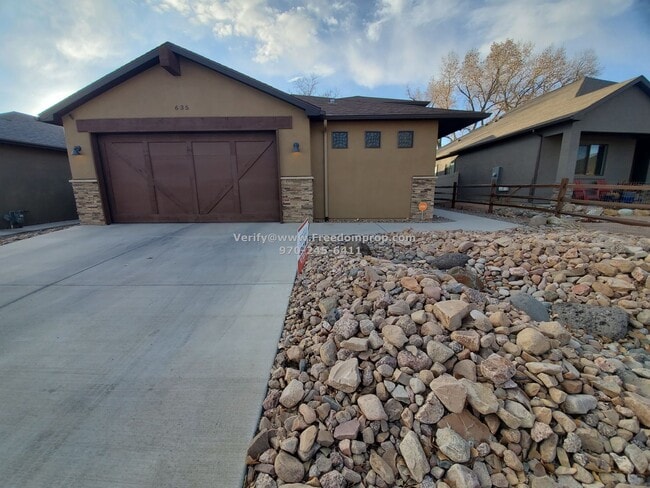JUST LIKE NEW!!!!! - JUST LIKE NEW!!!!! House
