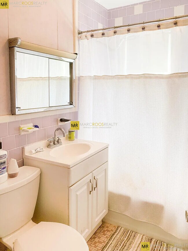 Foto del edificio - 58 Buzzells Ln
