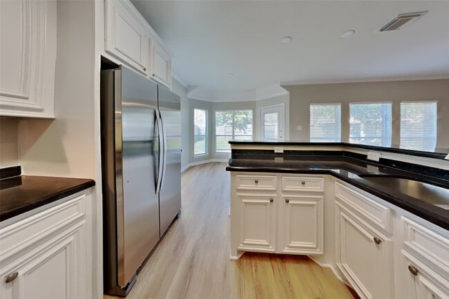 Building Photo - 3326 Beacon View Ct