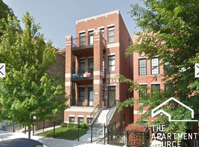 Foto del edificio - 2334 N Greenview Ave