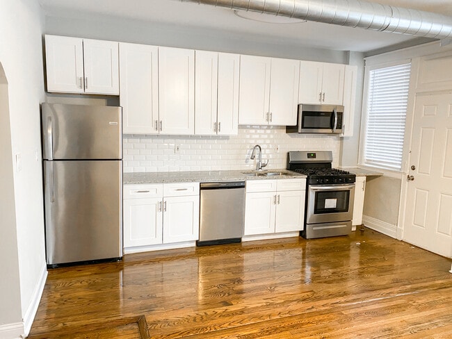 Building Photo - 5439 S Harper Ave