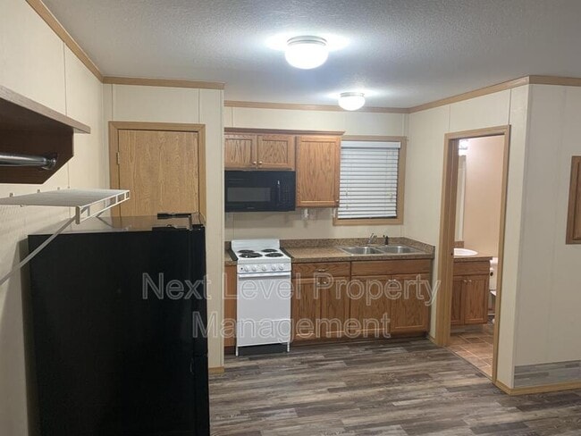 Building Photo - 103 Spring Creek Dr