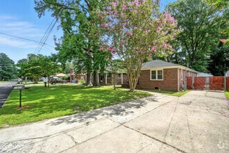 Building Photo - 1404 Elder Ave
