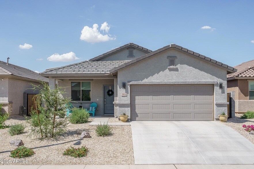Foto principal - 17072 W Alice Ave