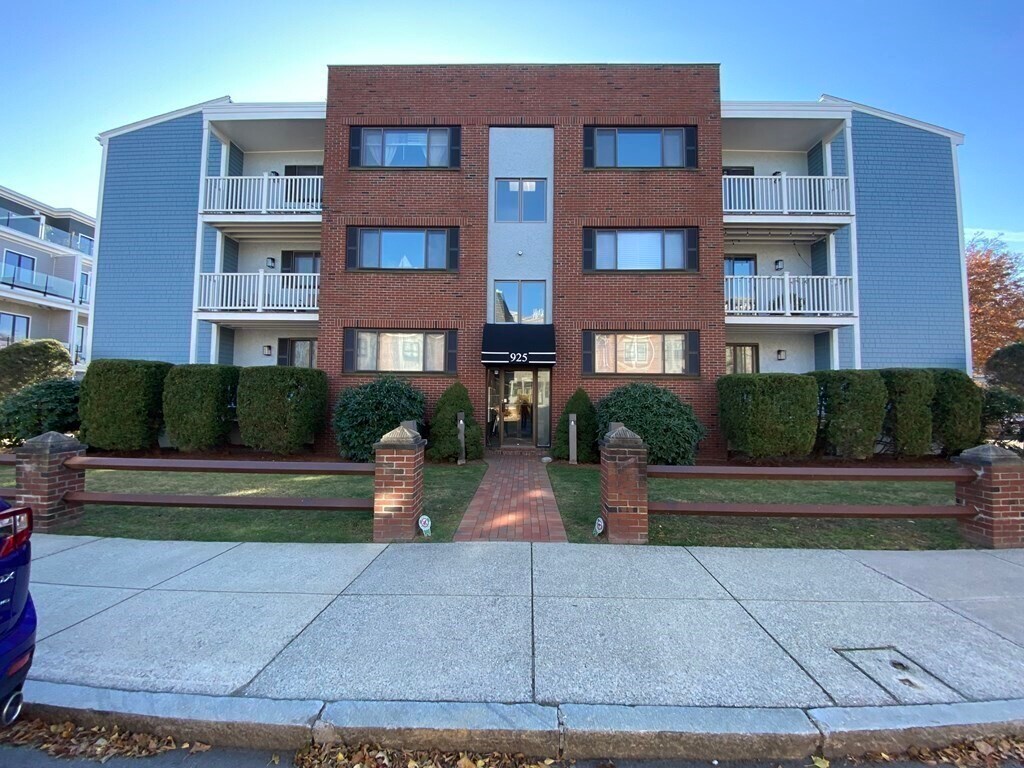 Foto principal - 925 E 2nd St