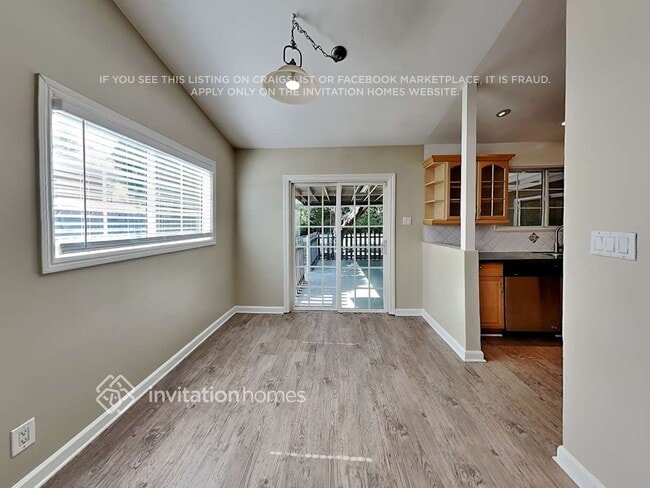 Foto del edificio - 18612 Arminta St