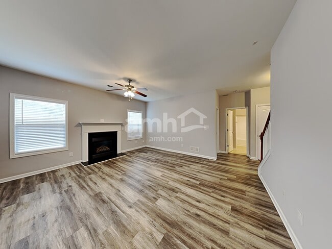 Building Photo - 3613 Walking Stick Way NE