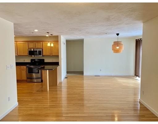 Primary Photo - 206 Tamarack Ln