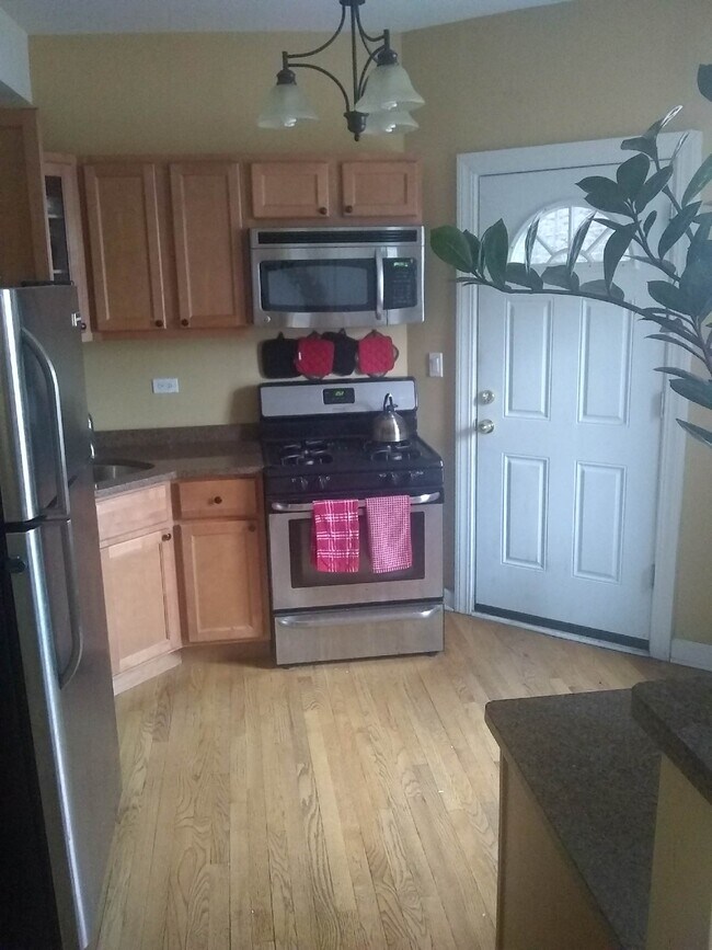 Foto del edificio - 6721 N Lakewood Ave