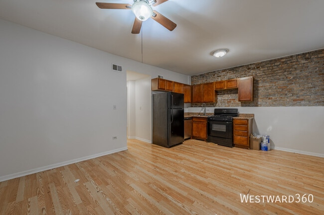 Building Photo - 2433 N Talman Ave